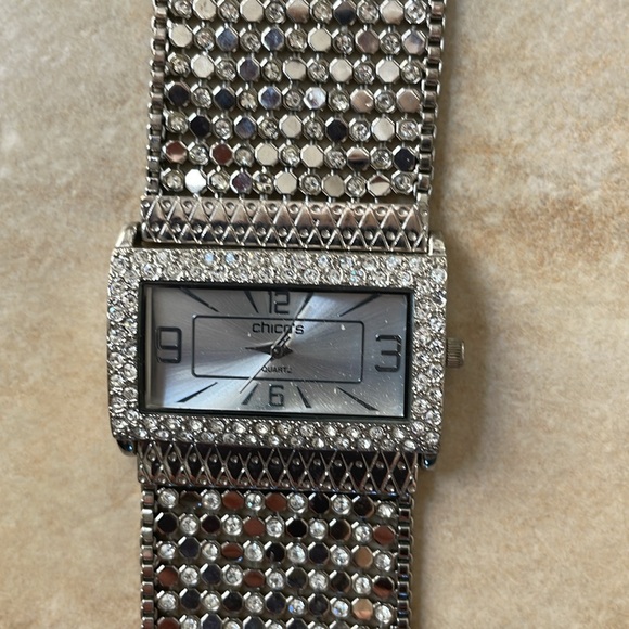 Watch - Picture 2 of 3